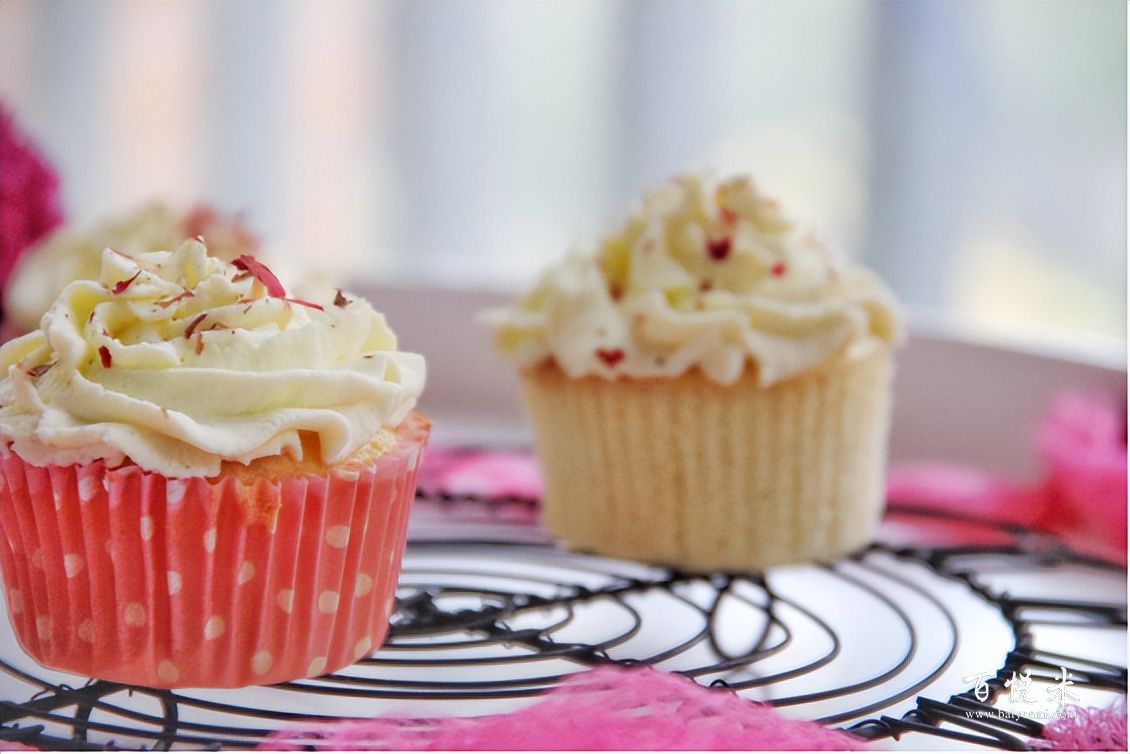 有簡(jiǎn)單又好看的紙杯奶油小蛋糕,聚會(huì)必備